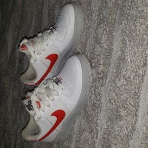 Nike Air Force 1 size 5, could fit a 5.5